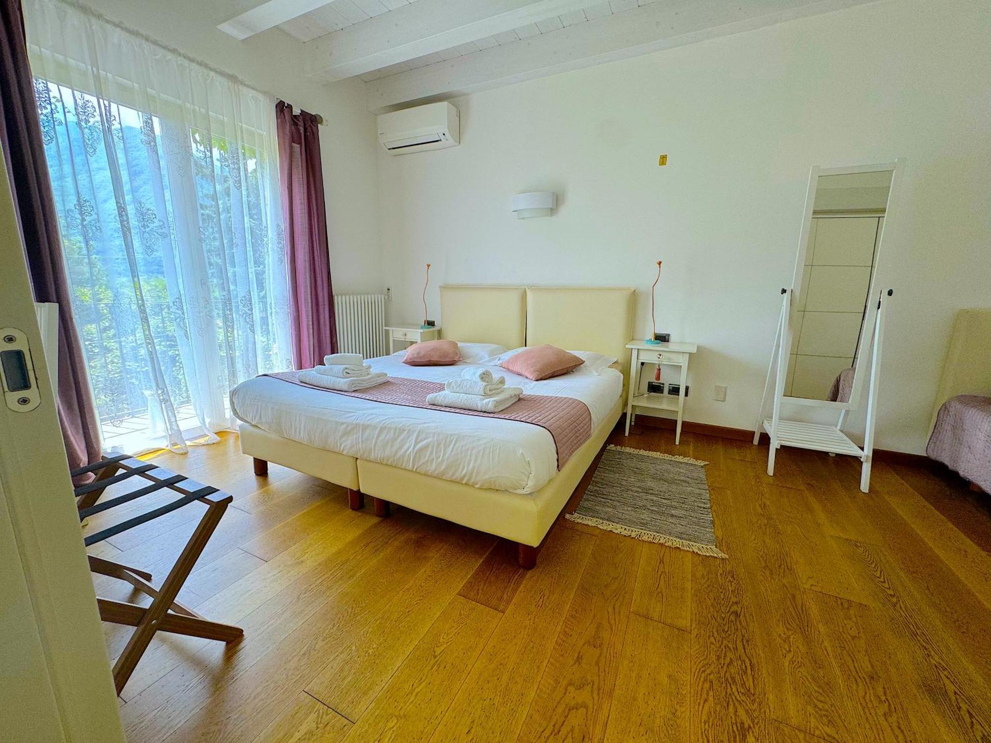 The Comfortable House With Big Pool In The Center Of Mergozzo Exterior foto